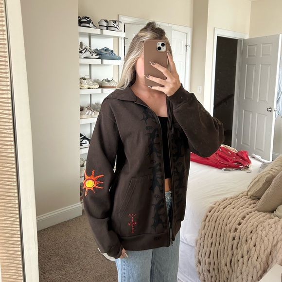 CACTUS JACK TRAVIS SCOTT REVERSE DOG ZIP UP HOODIE. WORN ONCE - Picture 5 of 6
